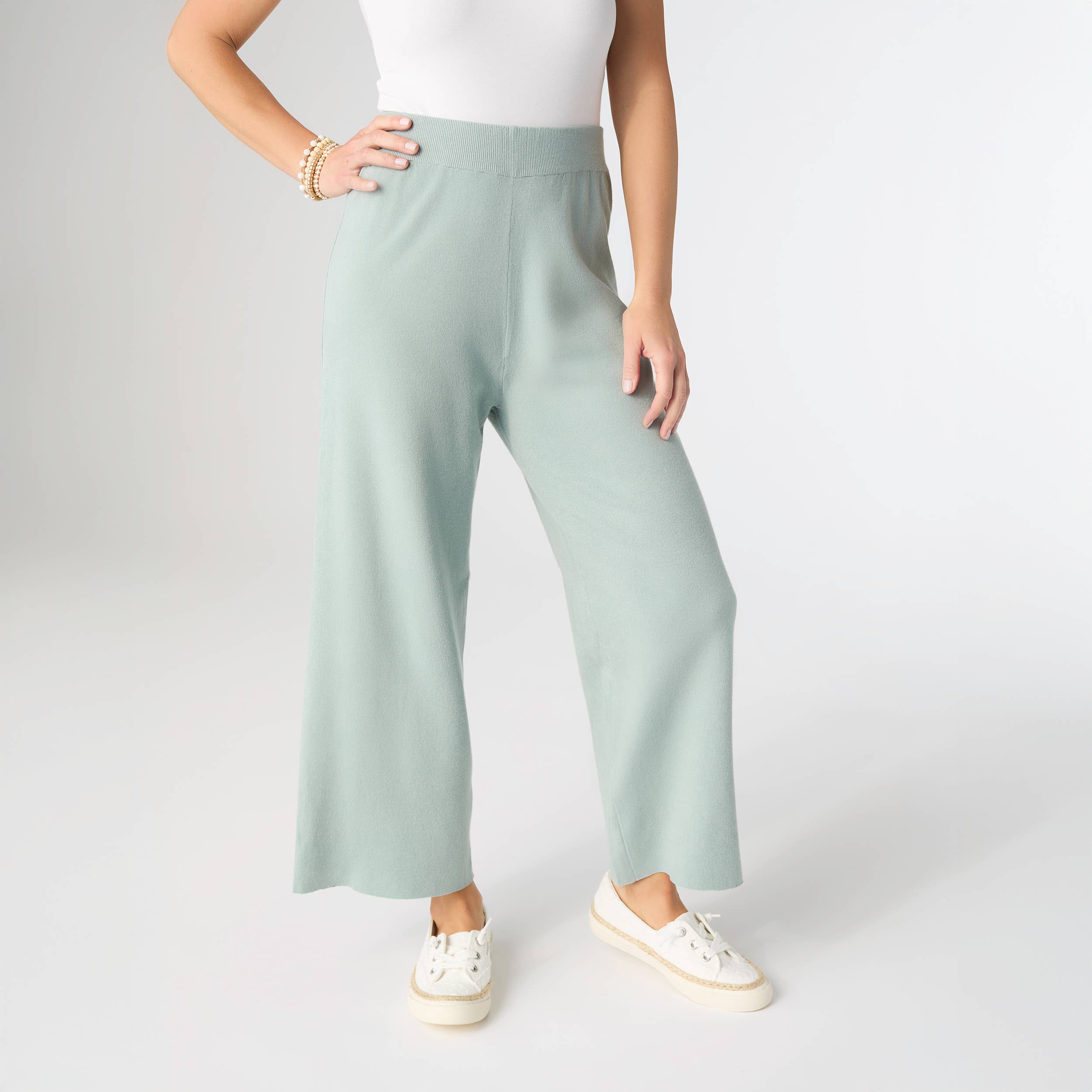 Lightweight Heavenly-Luxe Crop Bottom